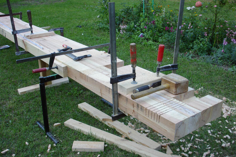 autohafen Kunstinstallation von Birgit Hampel Ausstellung "Häuser für Autos" Aufbau